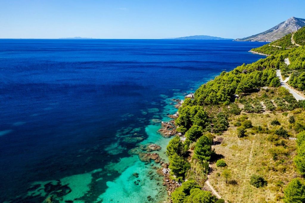 Coastal road and turquoise sea on Pelješac cycling tour