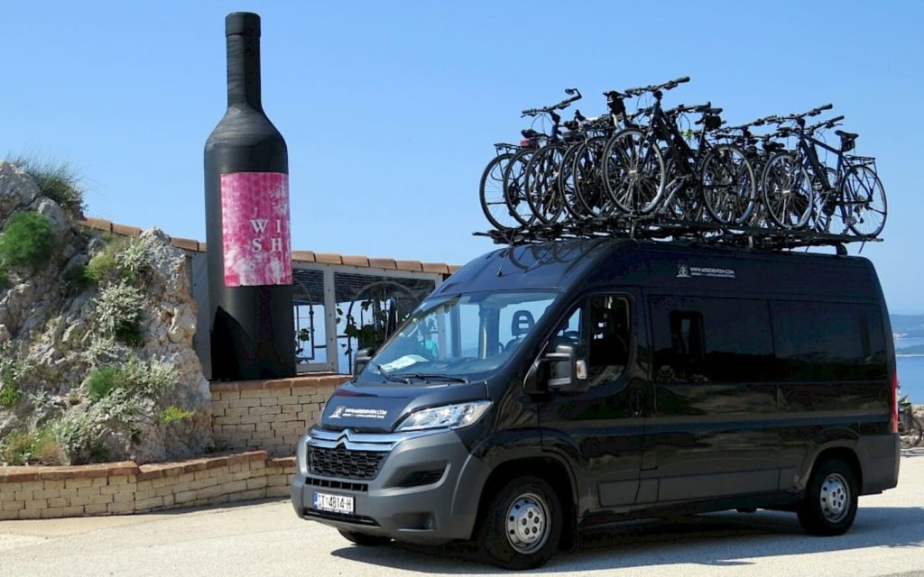 Meridien Ten bike support van with bicycles on Pelješac
